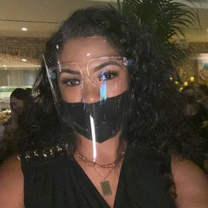 Meet your Posher, Evette